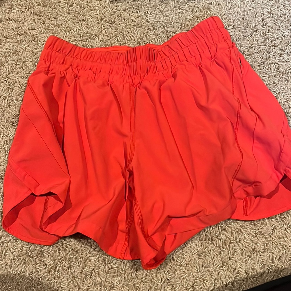 Great condition lulu shorts size 6 lined